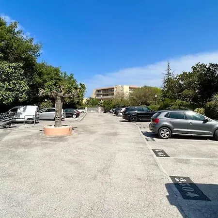 Апартаменти Avec Jardin Au Coeur De Saint-tropez. Сен-Тропе