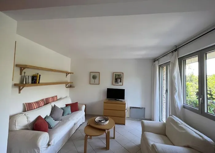 Apartment Avec Jardin Au Coeur De Saint-tropez. Saint-Tropez